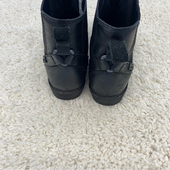 Teva Women’s Booties Black Leather Waterproof Pull On Size 7.5 - Picture 4 of 6